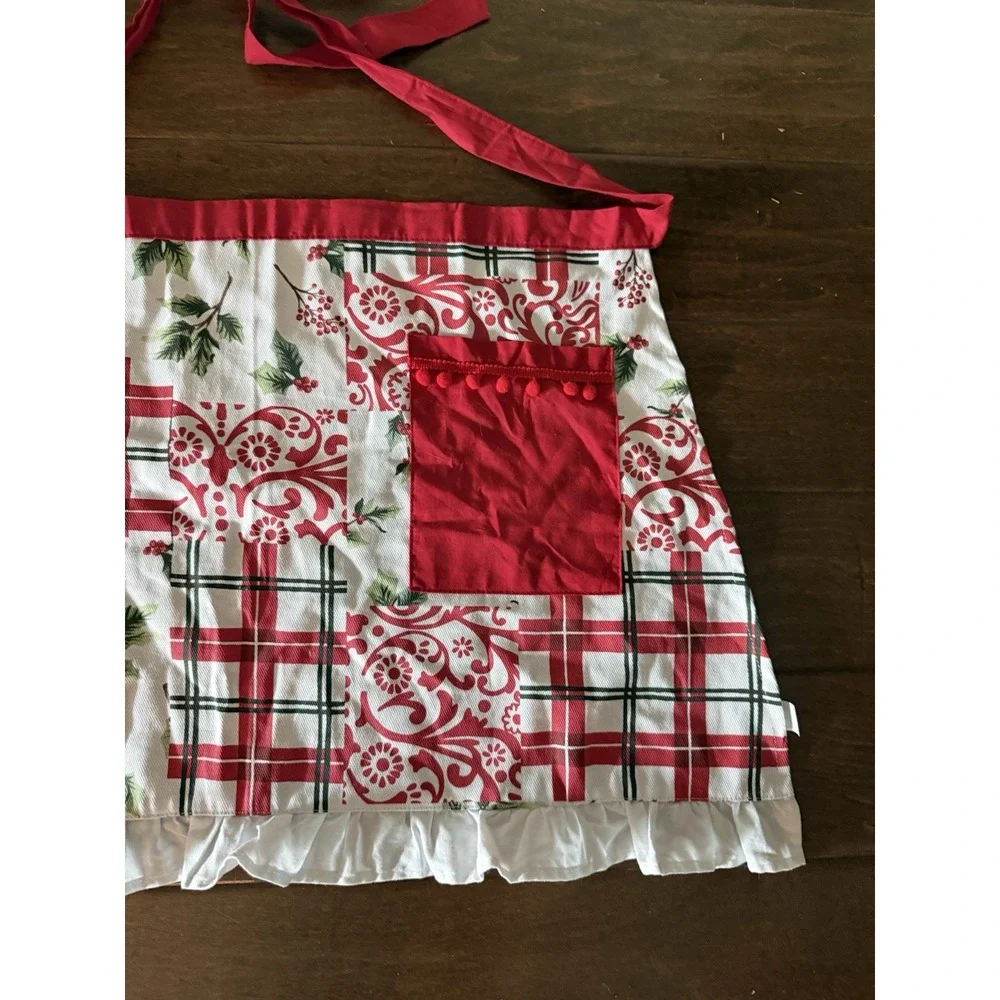Dolly Parton Cotton Twill Patchwork Half Apron Christmas Red White Holly